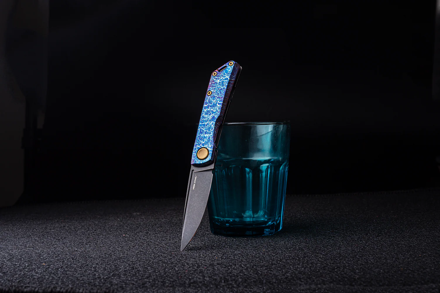 Luna Boost Flame | Frame Lock | Titanium - Image 2
